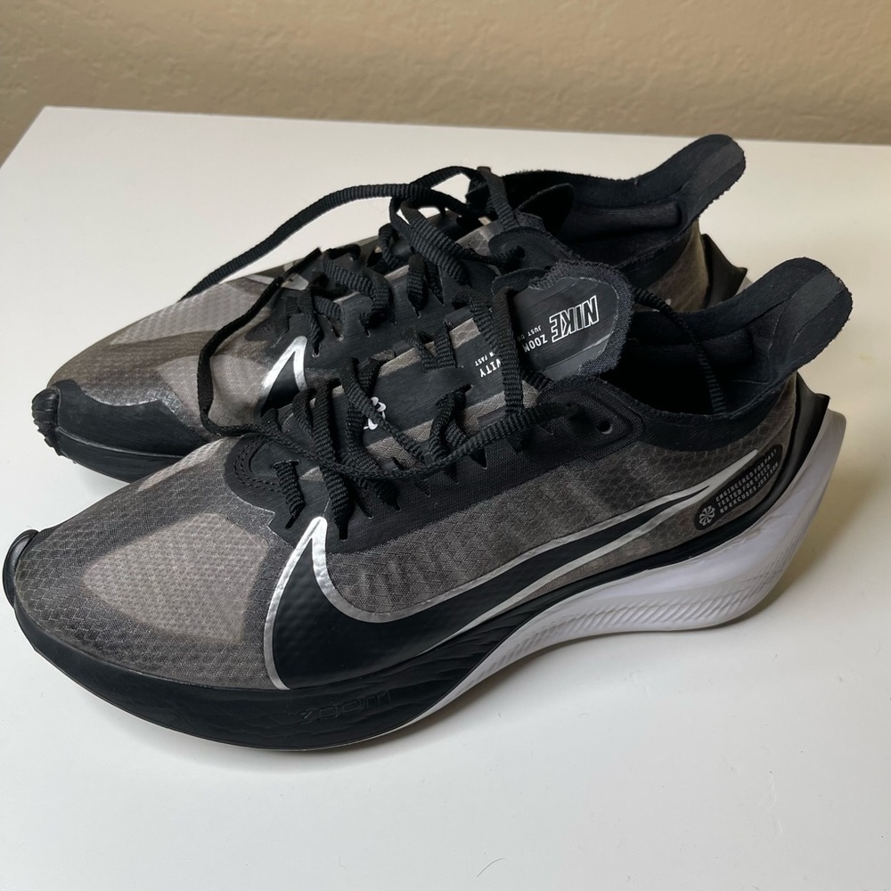 Wmns Zoom Gravity 'Metallic Silver'/Nike/Sneakers/Zoom Gravity